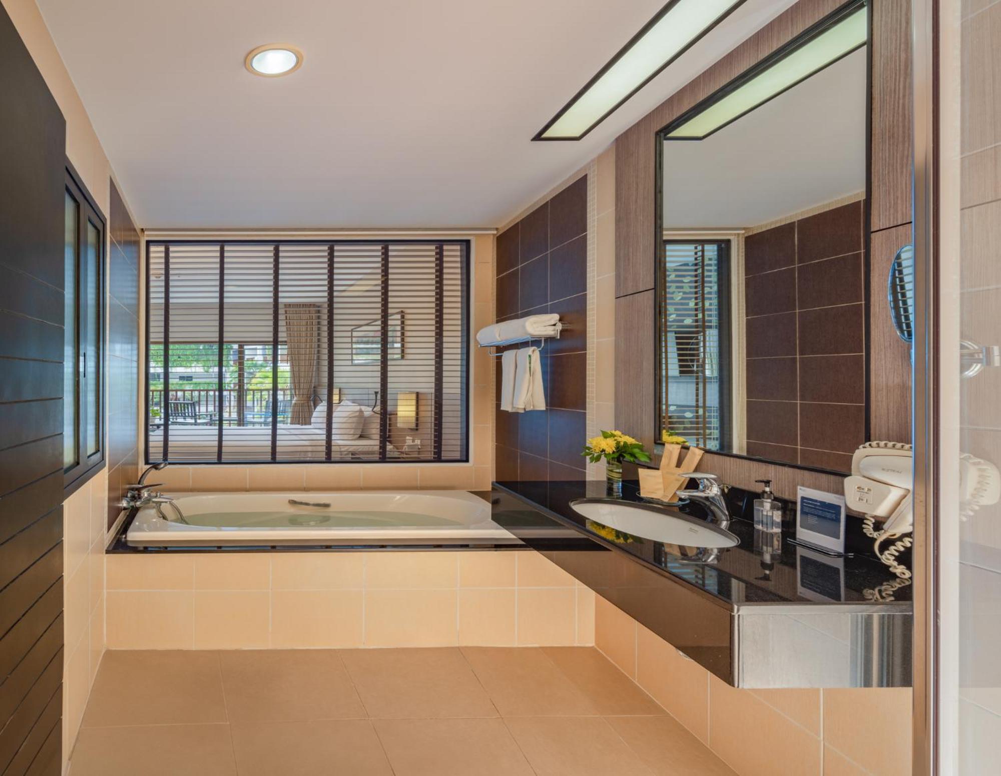 Deevana Plaza Phuket - Sha Extra Plus Patong Extérieur photo